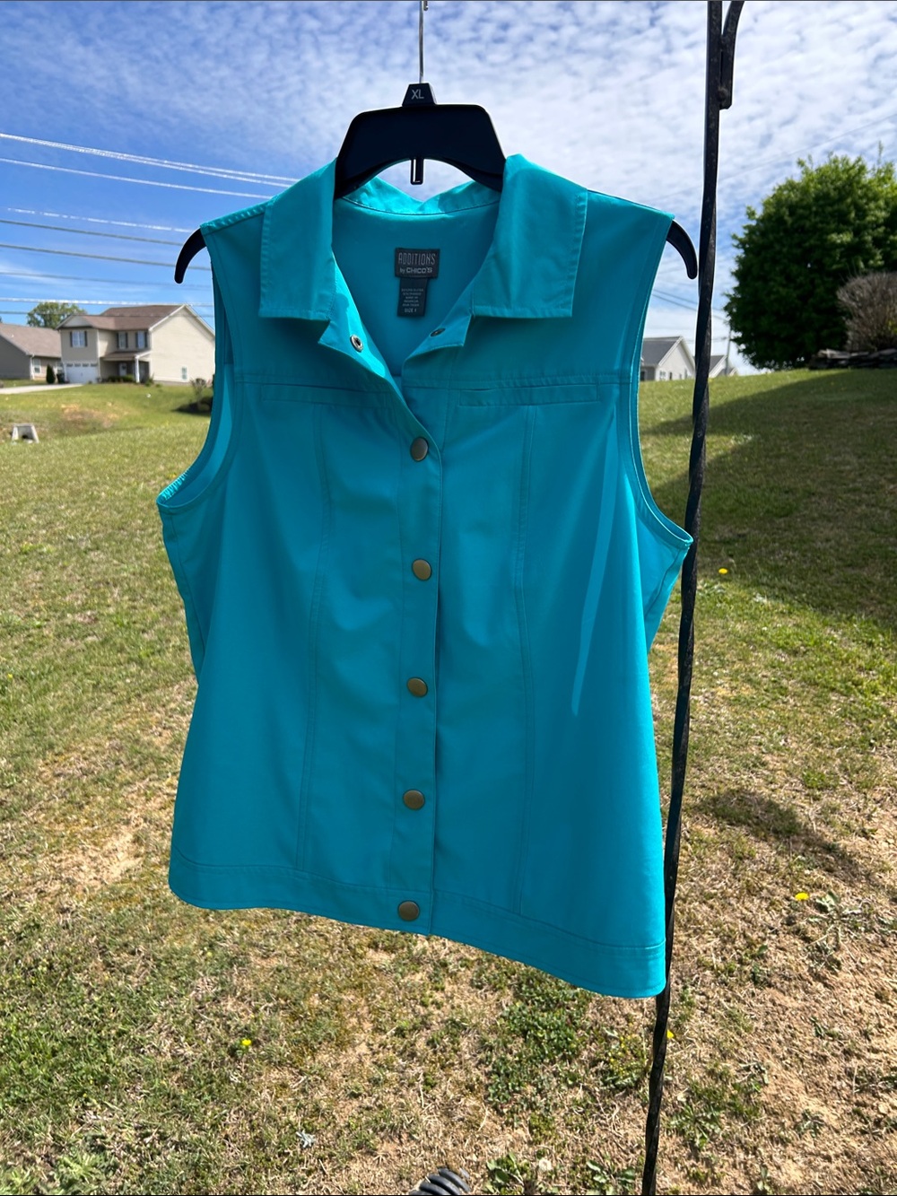 Chicos Teal Sleeveless snap-Front Shirt